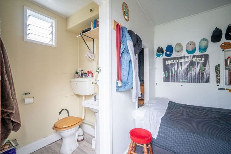 Photo of property in 35 Waldegrave Street, Palmerston North, 4410