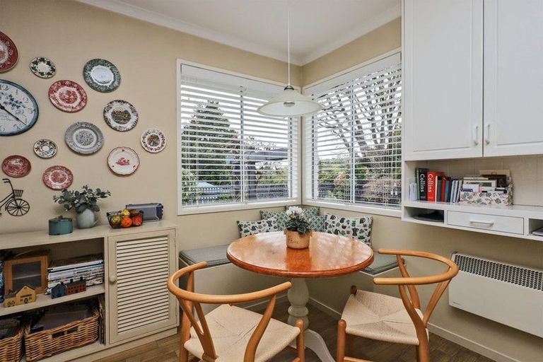 Photo of property in 2/32 Greenwood Road, Havelock North, 4130