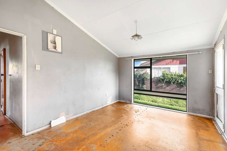 Photo of property in 114 Tremaine Avenue, Westbrook, Palmerston North, 4412