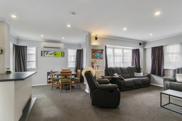 Photo of property in 3 Poole Crescent, Wainuiomata, Lower Hutt, 5014