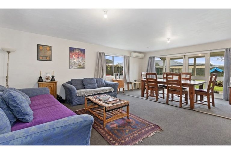 Photo of property in 43 Arcon Drive, Broomfield, Christchurch, 8042