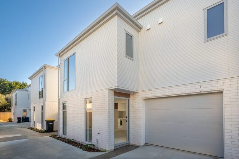 Photo of property in 2/50 Marine Parade, North New Brighton, Christchurch, 8083