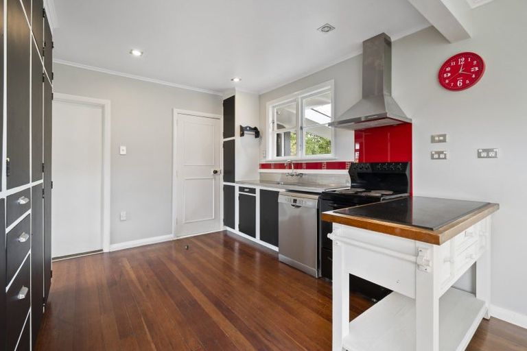 Photo of property in 15 Rira Street, Marton, 4710