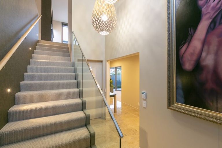 Photo of property in 14 Autere Street, Strandon, New Plymouth, 4312