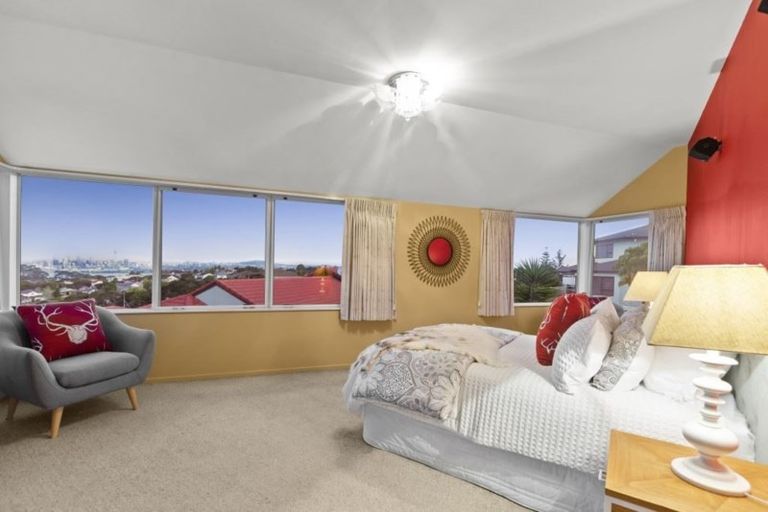 Photo of property in 10 Bragato Place, Chatswood, Auckland, 0626