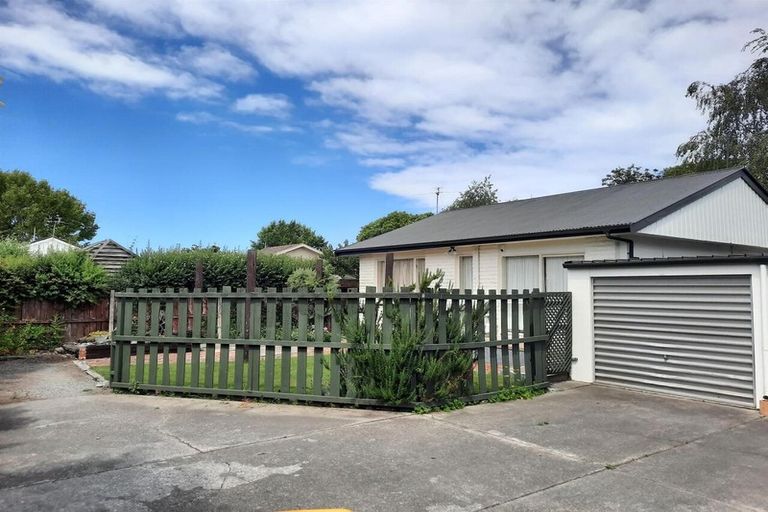 Photo of property in 2/200 Withells Road, Avonhead, Christchurch, 8042