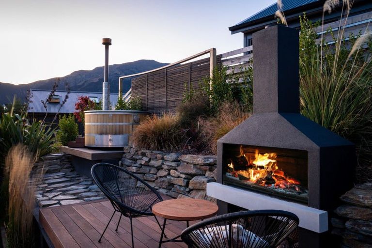 Photo of property in 9 Sarges Way, Lake Hawea, Wanaka, 9382