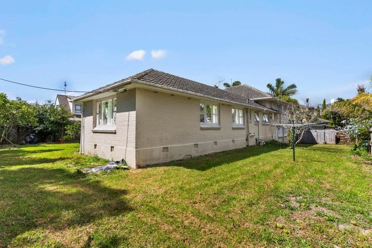 Photo of property in 2/13 Ocean View Road, Hillcrest, Auckland, 0627