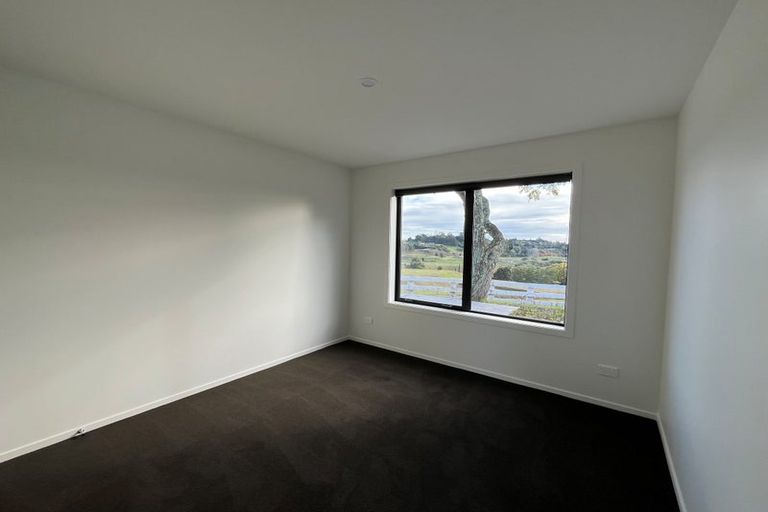 Photo of property in 6 Redfern Way, Pyes Pa, 3112