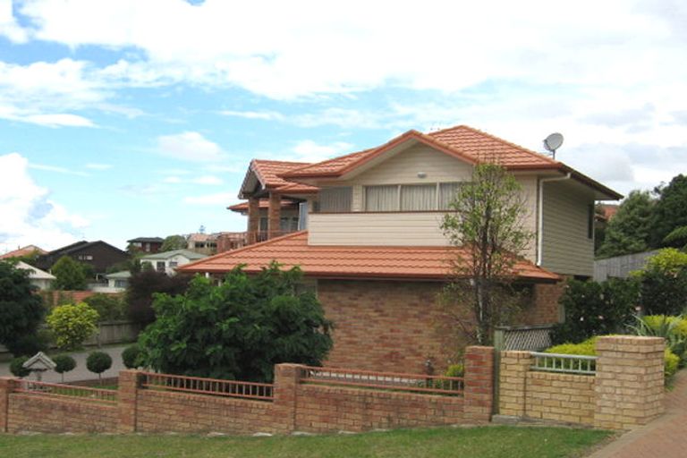 Photo of property in 10 Bonnard Place, West Harbour, Auckland, 0618