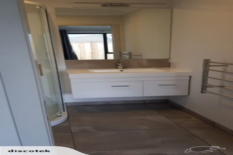 Photo of property in 5 Pohe Street, Waikanae, 5036