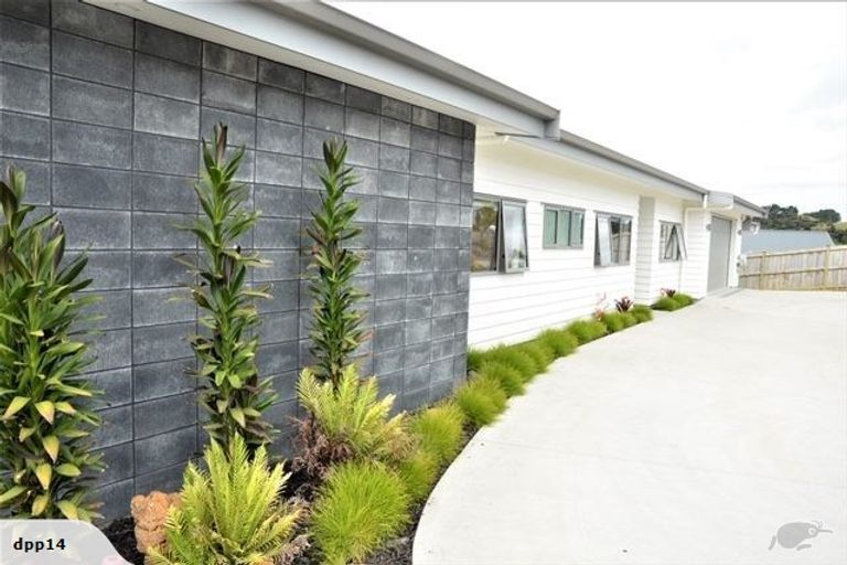 Photo of property in 87 Solan Drive, Waimauku, 0812