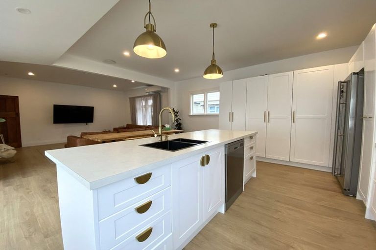 Photo of property in 57 Stapletons Road, Richmond, Christchurch, 8013