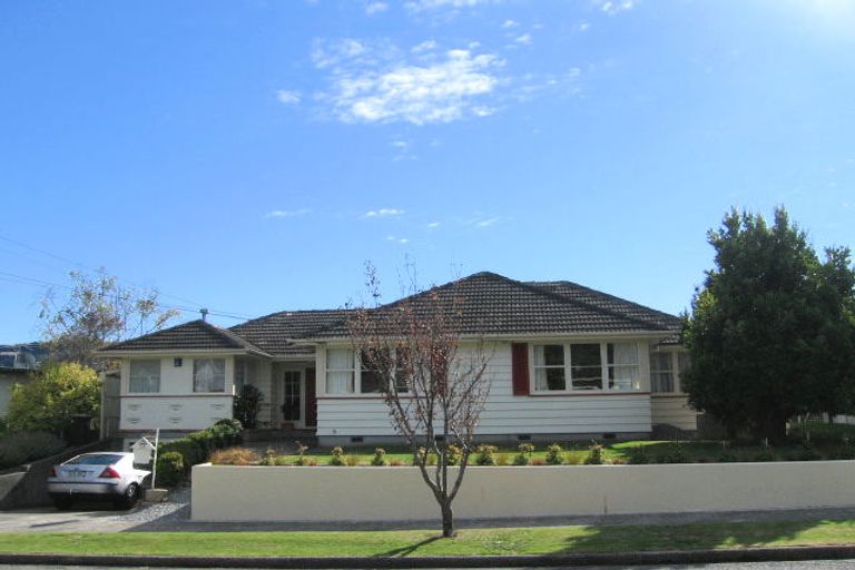 Photo of property in 26 Dowling Grove, Silverstream, Upper Hutt, 5019