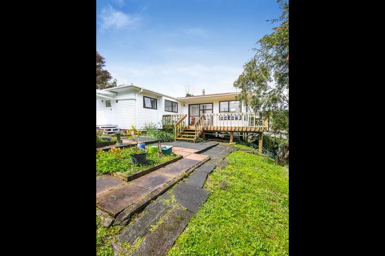 Photo of property in 235c Titirangi Road, Titirangi, Auckland, 0604
