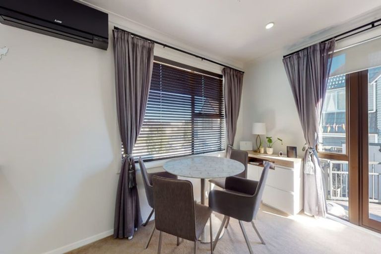 Photo of property in 14c Bracken Road, Newlands, Wellington, 6037