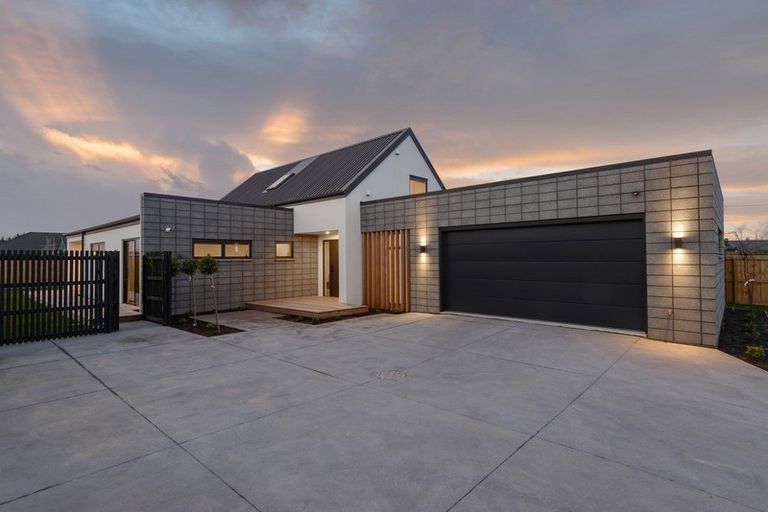 Photo of property in 4 Goldie Drive, Rangiora, 7400