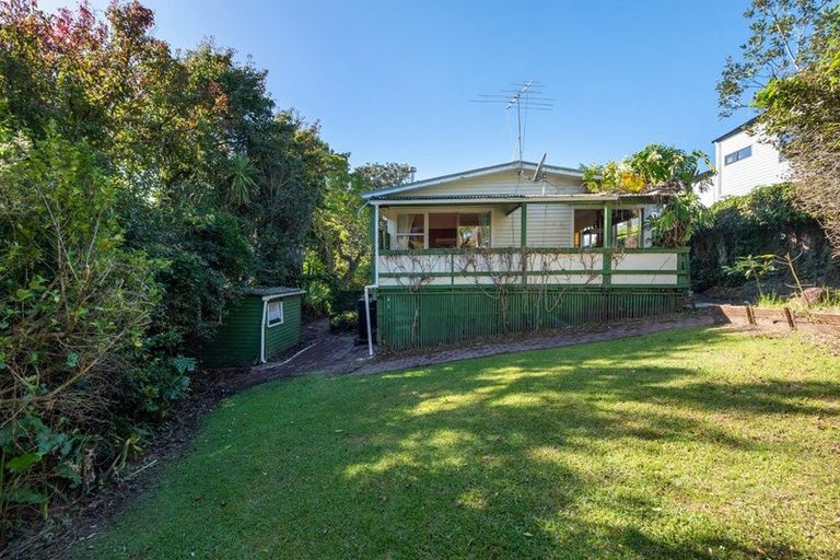 Photo of property in 64 County Road, Torbay, Auckland, 0630