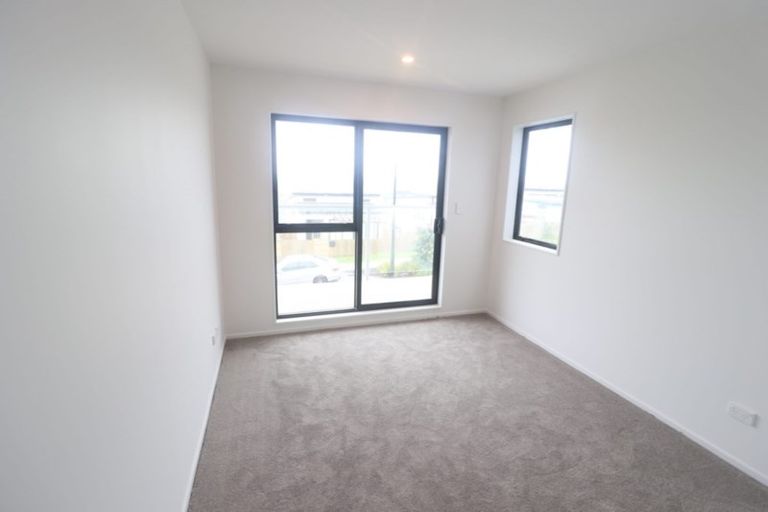 Photo of property in 40 Ascension Crescent, Orewa, 0931