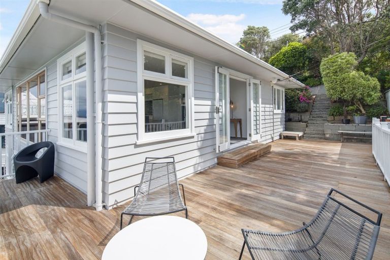 Photo of property in 21 Thane Road, Roseneath, Wellington, 6011