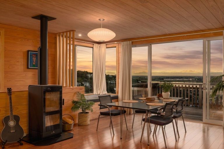 Photo of property in 5 Rifleman Lane, Redcliffs, Christchurch, 8081