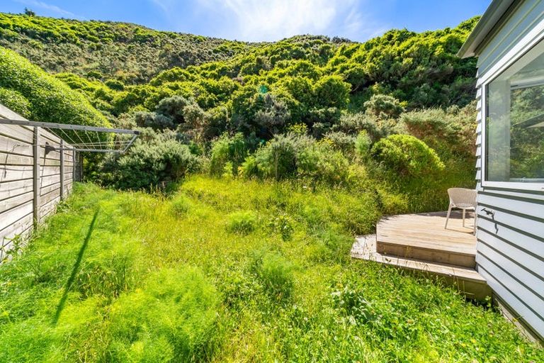 Photo of property in 26 Rarangi Way, Owhiro Bay, Wellington, 6023