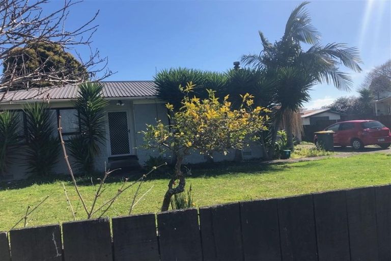 Photo of property in 15 Edinburgh Avenue, Rosehill, Papakura, 2113