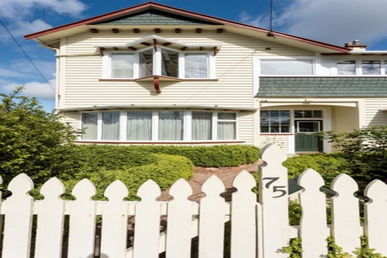 Photo of property in 75 Eglinton Road, Mornington, Dunedin, 9011