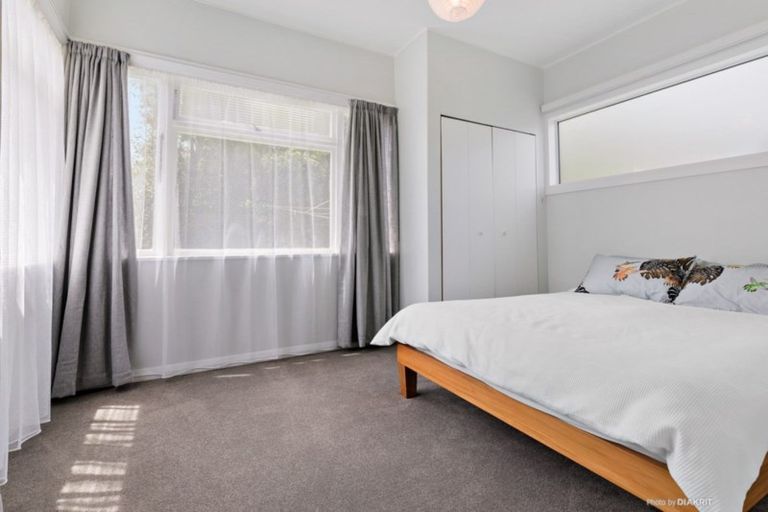 Photo of property in 199 Newlands Road, Newlands, Wellington, 6037