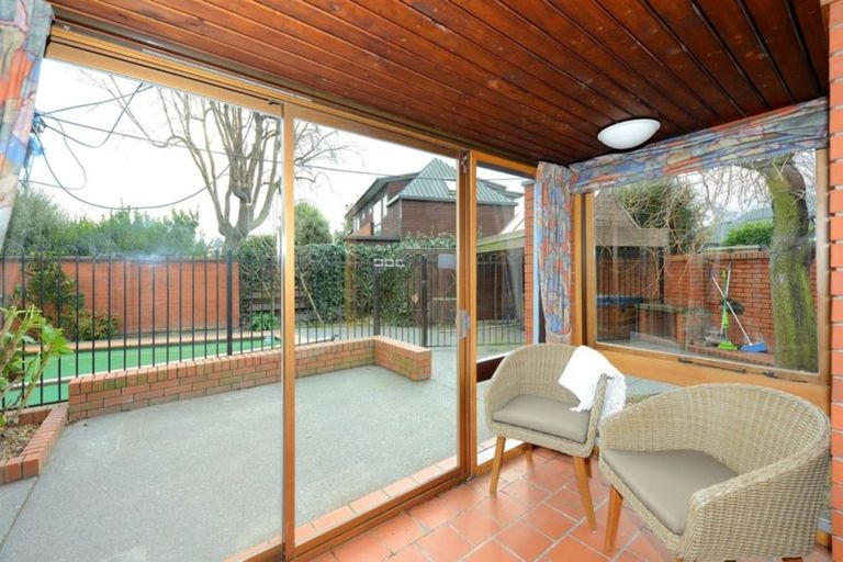 Photo of property in 6 Frith Place, Burnside, Christchurch, 8053