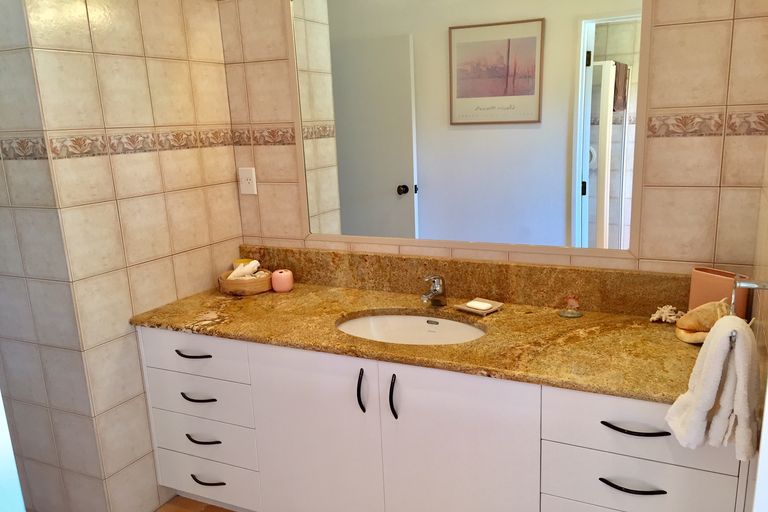 Photo of property in 33 Rarere Terrace, Kerikeri, 0230