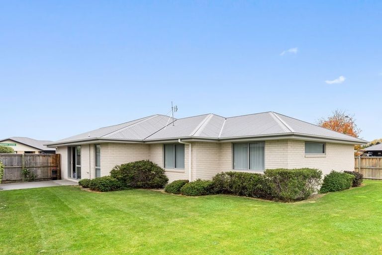 Photo of property in 1 Keeper Close, Woodend, 7610