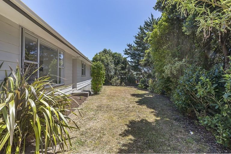 Photo of property in 1 Mervyn Place, Plimmerton, Porirua, 5026