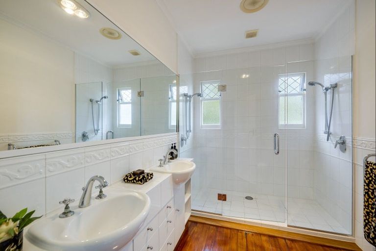 Photo of property in 44 Busby Hill, Havelock North, 4130