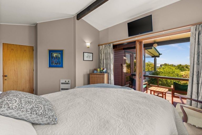 Photo of property in 33 Hikanui Drive, Havelock North, 4130