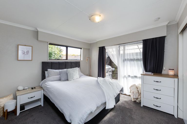 Photo of property in 17b Cecil Place, Cloverlea, Palmerston North, 4412