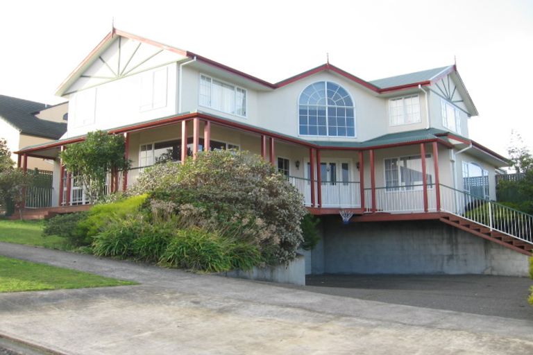Photo of property in 14 Ruapehu Drive, Fitzherbert, Palmerston North, 4410