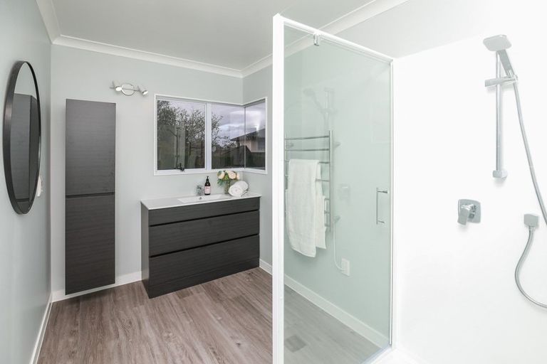 Photo of property in 16 Willowfield Place, Pukete, Hamilton, 3200