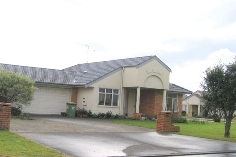 Photo of property in 16 Fernbrook Close, Burswood, Auckland, 2013