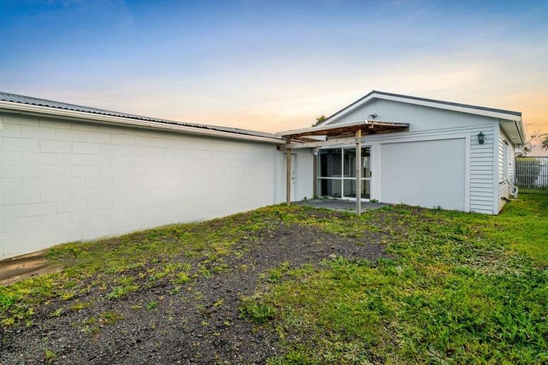 Photo of property in 42a Halsey Road, Manurewa, Auckland, 2102