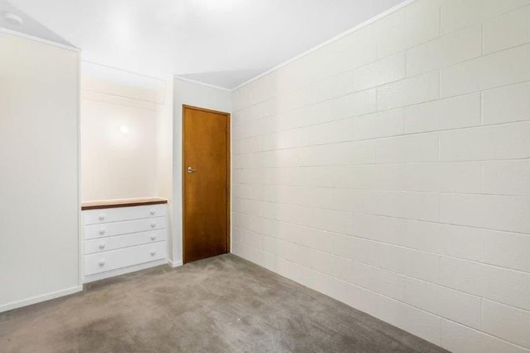 Photo of property in 40 West Coast Road, Glen Eden, Auckland, 0602