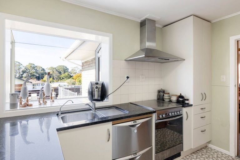 Photo of property in 30 Garden Heights Avenue, Glenview, Hamilton, 3206