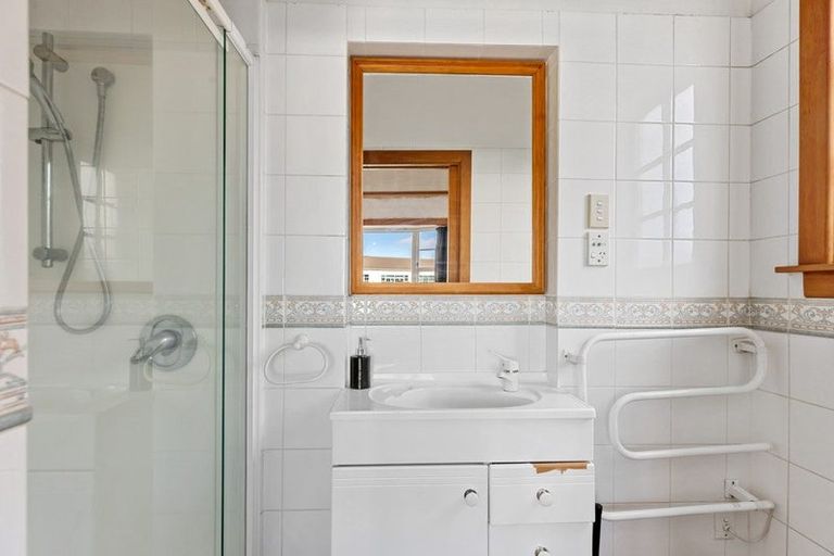 Photo of property in 39 Winters Road, Redwood, Christchurch, 8051