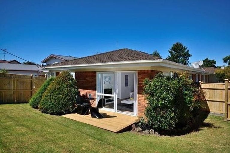 Photo of property in 1/12 Nile Road, Milford, Auckland, 0620
