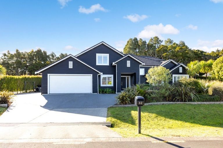 Photo of property in 32 Awanui Crescent, Matakana, 0985