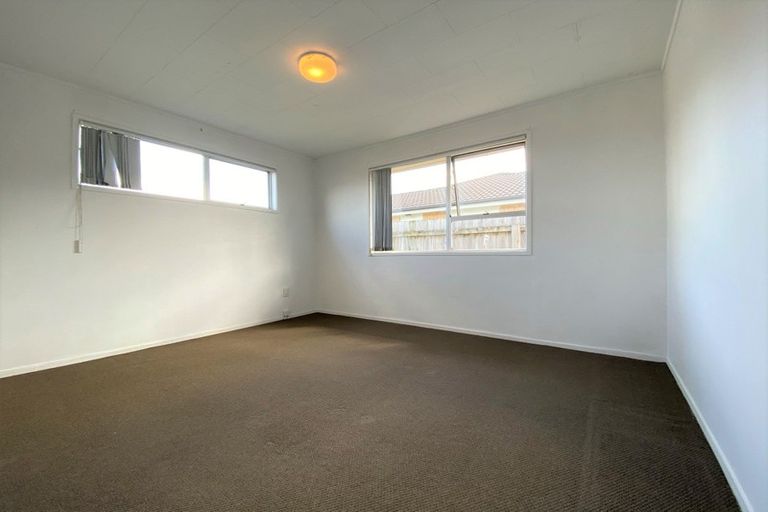 Photo of property in 59 Casuarina Road, Half Moon Bay, Auckland, 2012