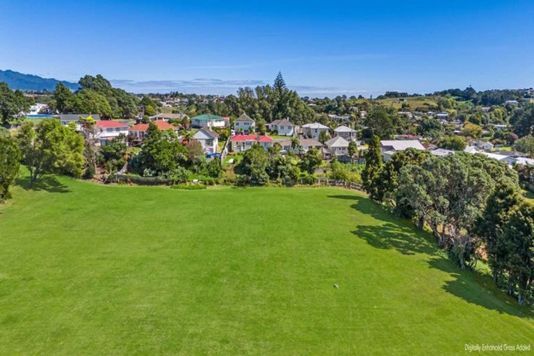 Photo of property in 24 Endeavour Street, Marfell, New Plymouth, 4310