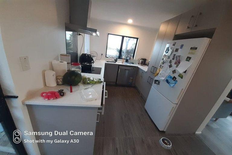 Photo of property in 1/2 Valecrest Place, Bayview, Auckland, 0629