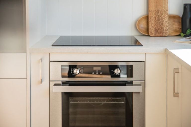 Photo of property in 84 Ara Paiwhenua, Tawa, Wellington, 5028