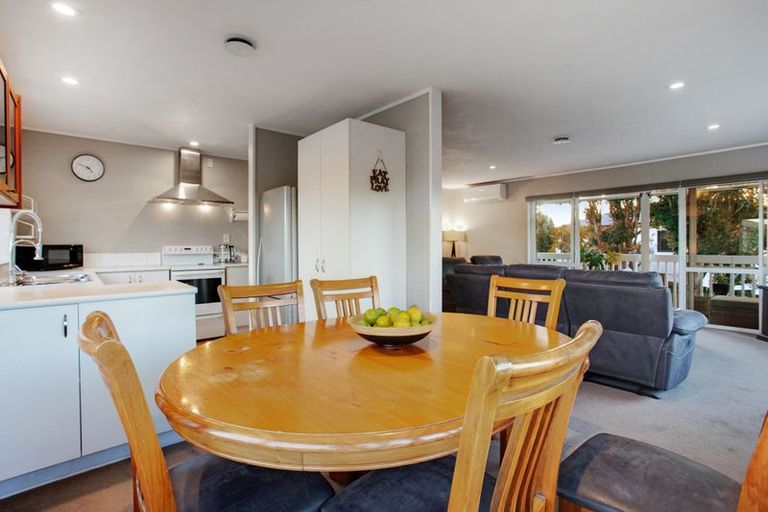 Photo of property in 37 Charlotte Street, Stanmore Bay, Whangaparaoa, 0932